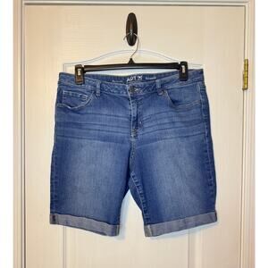 WOMENS -Bermuda Shorts-Apt.9- Size 14